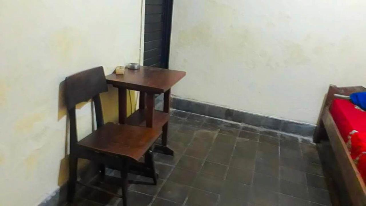 Losmen 2000 Tiga Yogyakarta Exterior foto