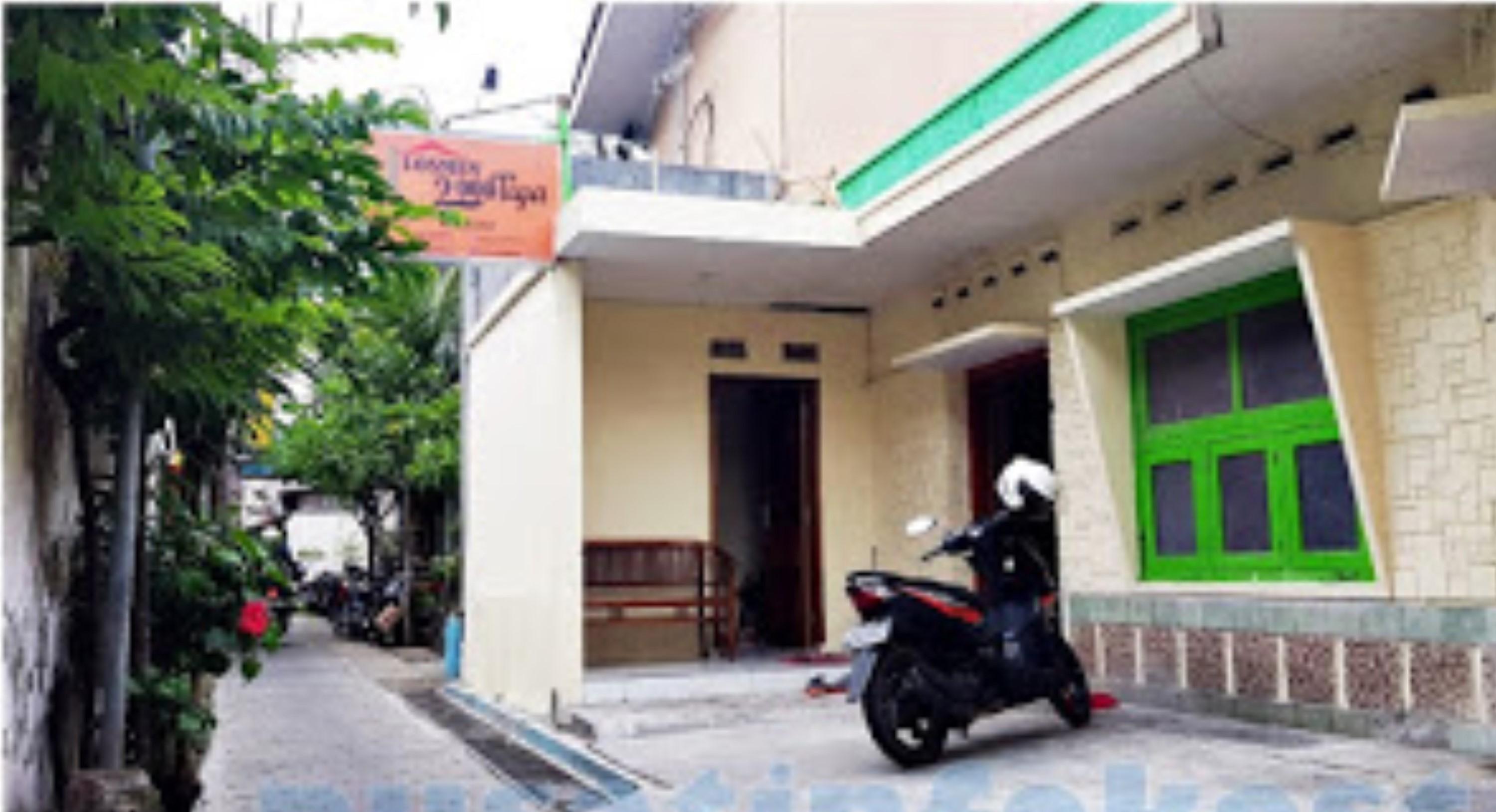 Losmen 2000 Tiga Yogyakarta Exterior foto